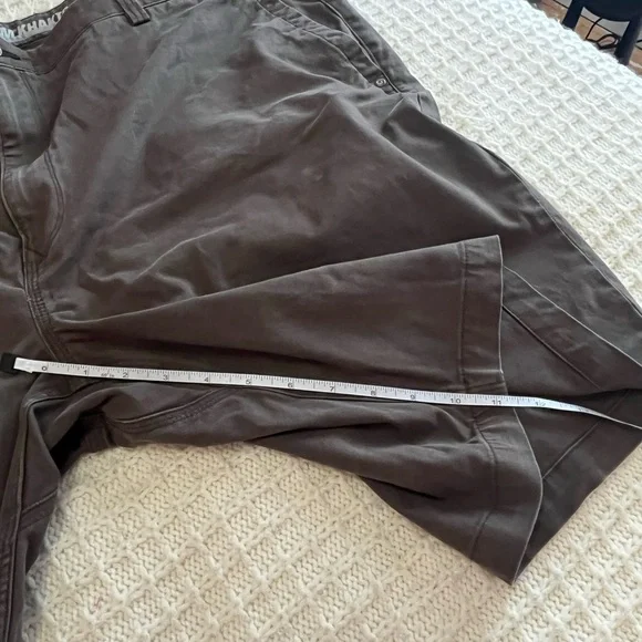 Duluth Trading Co Relaxed Fit Shorts - Gray - Picture 8 of 9